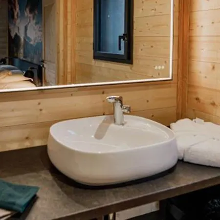 Golf, Bain A Remous, Piscine Et Activites Ludiques : De Luxe Pour 4 Adultes + 2 Enfants - Fr-1-582-368 Le Chambon-sur-Lignon