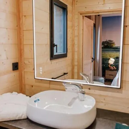 Séjour à la campagne Golf, Bain à Remous, Piscine Et Activités Ludiques : De Luxe Pour 4 Adultes + 2 Enfants - Fr-1-582-368 *