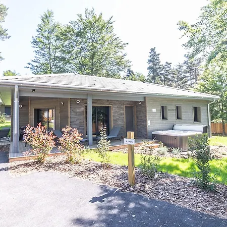 Golf, Bain A Remous, Piscine Et Activites Ludiques : De Luxe Pour 4 Adultes + 2 Enfants - Fr-1-582-368 Holiday home