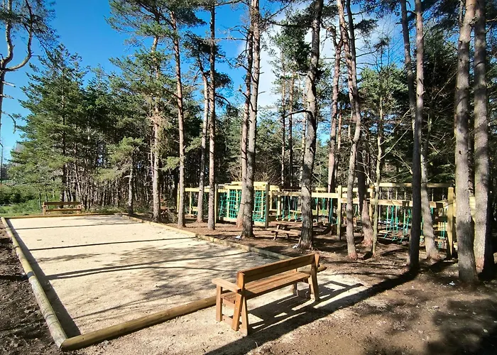 Golf, Bain A Remous, Piscine Et Activites Ludiques : De Luxe Pour 4 Adultes + 2 Enfants - Fr-1-582-368